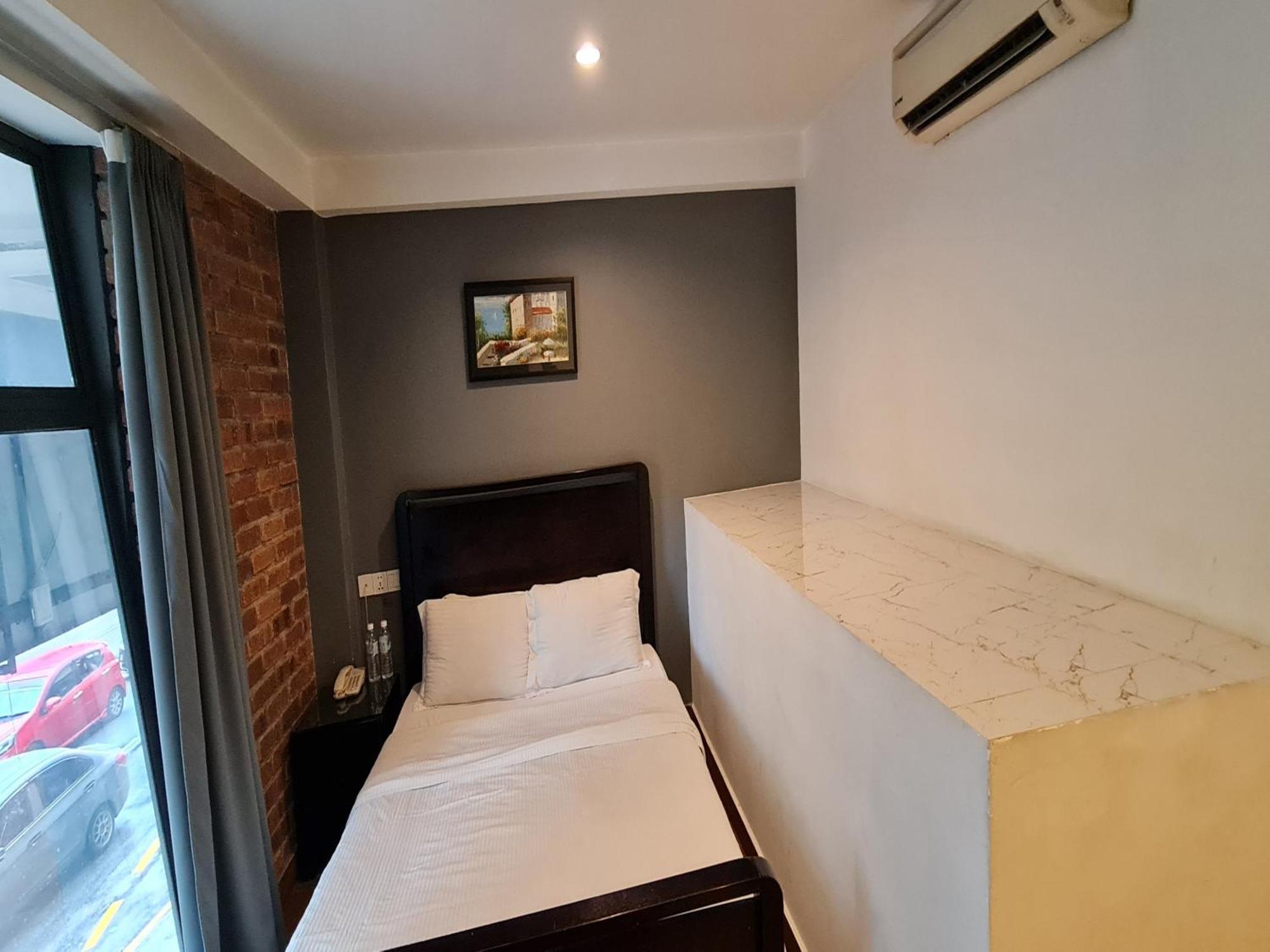 Hotel O Crossroads Hotel Kuala Lumpur Exterior photo